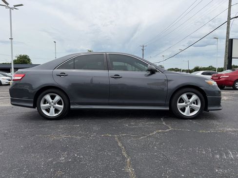 Used 2011 Toyota Camry SE w/ Fleet Convenience Pkg FWD image 4