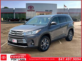 Used 2017 Toyota Highlander XLE AWD/4WD video 1
