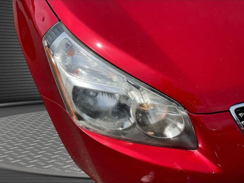 Used 2010 Pontiac Vibe w/ Preferred Package FWD image 29