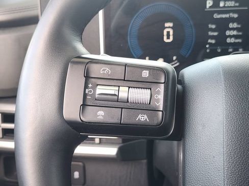 Used 2025 Hyundai Santa Fe SEL FWD image 24