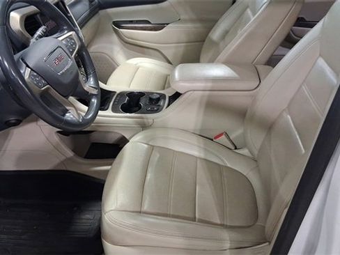 Used 2022 GMC Acadia Denali w/ Denali Technology Package image 9