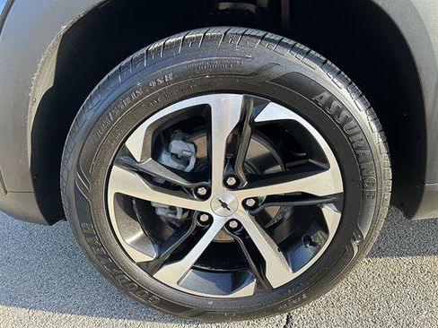 Certified 2024 Chevrolet Trax RS w/ Driver Confidence Package FWD image 9
