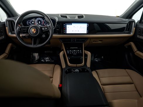 Certified 2026 Porsche Cayenne AWD/4WD image 12