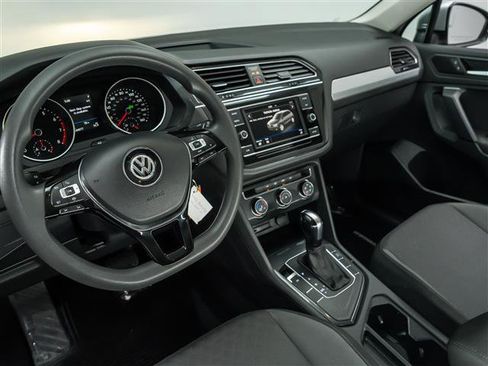 Used 2019 Volkswagen Tiguan S image 16