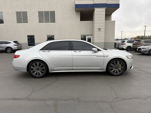 Used 2019 Lincoln Continental Reserve image 2