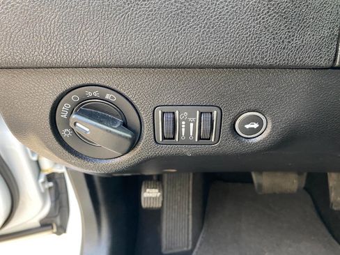 Used 2019 Dodge Charger SXT w/ Blacktop Package image 18