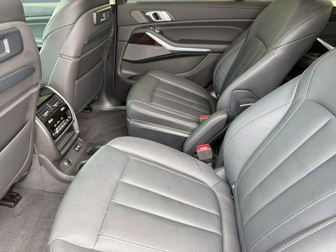 Used 2021 BMW X7 xDrive40i w/ Premium Package AWD/4WD image 26