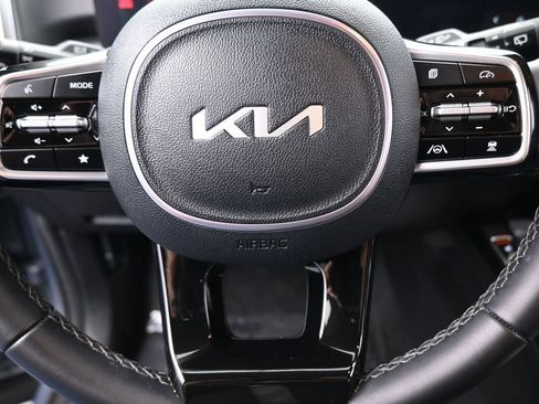 Used 2025 Kia Sorento S FWD image 32