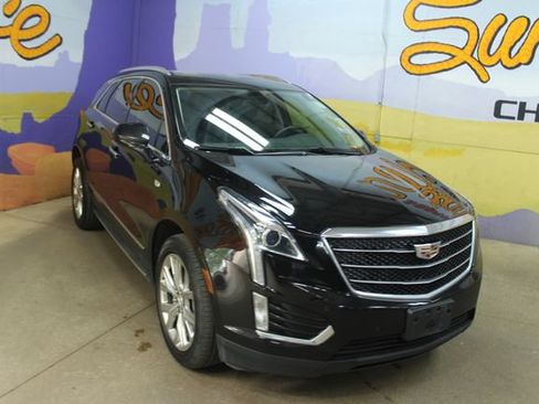 Used 2017 Cadillac XT5 Luxury w/ LPO, Sport Package FWD image 2