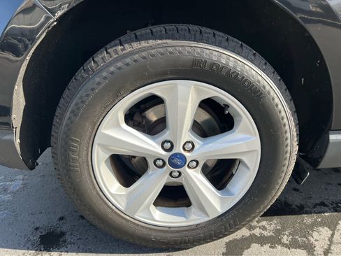 Used 2017 Ford Edge SE image 15