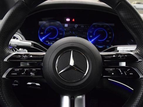 Used 2023 Mercedes-Benz EQS 580 4MATIC Sedan image 23