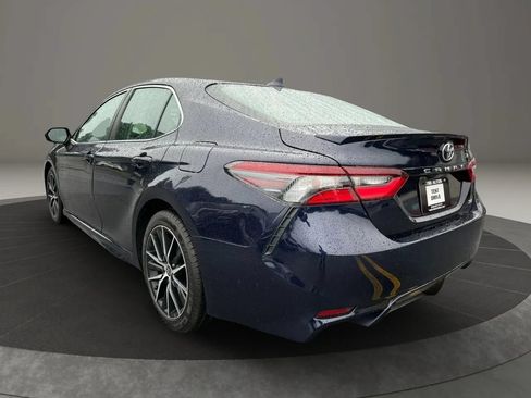 Used 2021 Toyota Camry SE FWD image 4