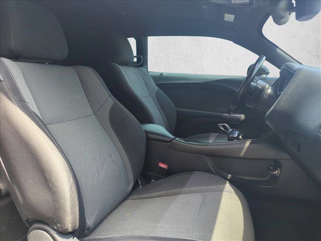 Used 2016 Dodge Challenger SXT RWD image 26