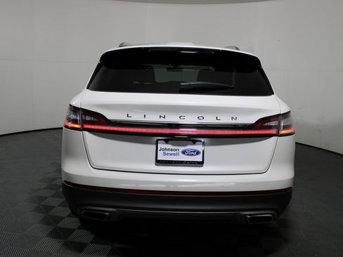 Used 2022 Lincoln Nautilus Reserve image 6