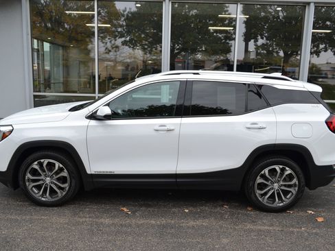 Used 2019 GMC Terrain SLT image 2