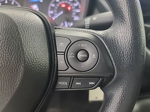 Used 2025 Toyota Corolla LE FWD image 30
