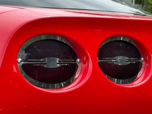 Used 2002 Chevrolet Corvette Coupe w/ Preferred Equipment Group1 RWD image 7