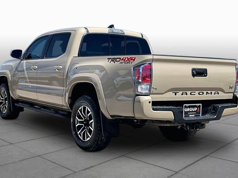 Used 2020 Toyota Tacoma TRD Sport w/ Technology Package AWD/4WD image 11