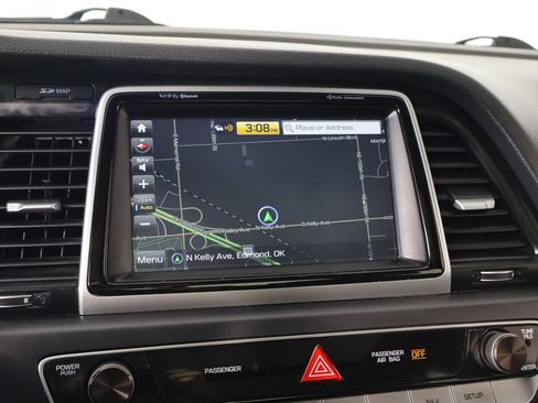 Used 2019 Hyundai Sonata Limited w/ Cargo Package FWD image 7