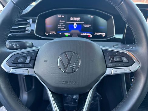 Used 2025 Volkswagen Jetta SE image 27