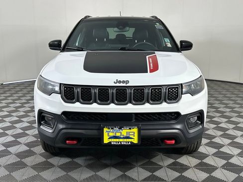 Used 2023 Jeep Compass Trailhawk image 12