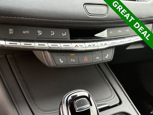 Used 2022 Cadillac XT4 Luxury w/ Cold Weather Package image 21