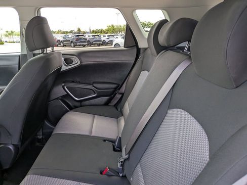 Certified 2025 Kia Soul LX FWD image 18