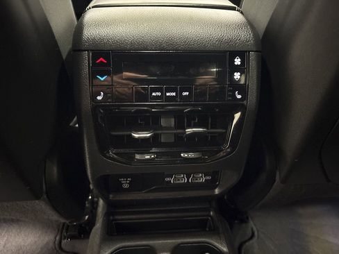 Used 2023 Jeep Grand Cherokee L Overland AWD/4WD image 31