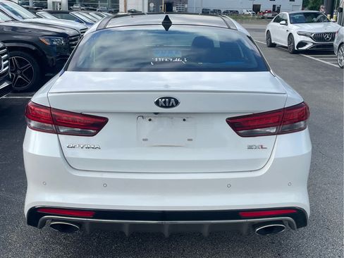Used 2018 Kia Optima SX w/ Technology Package FWD image 4