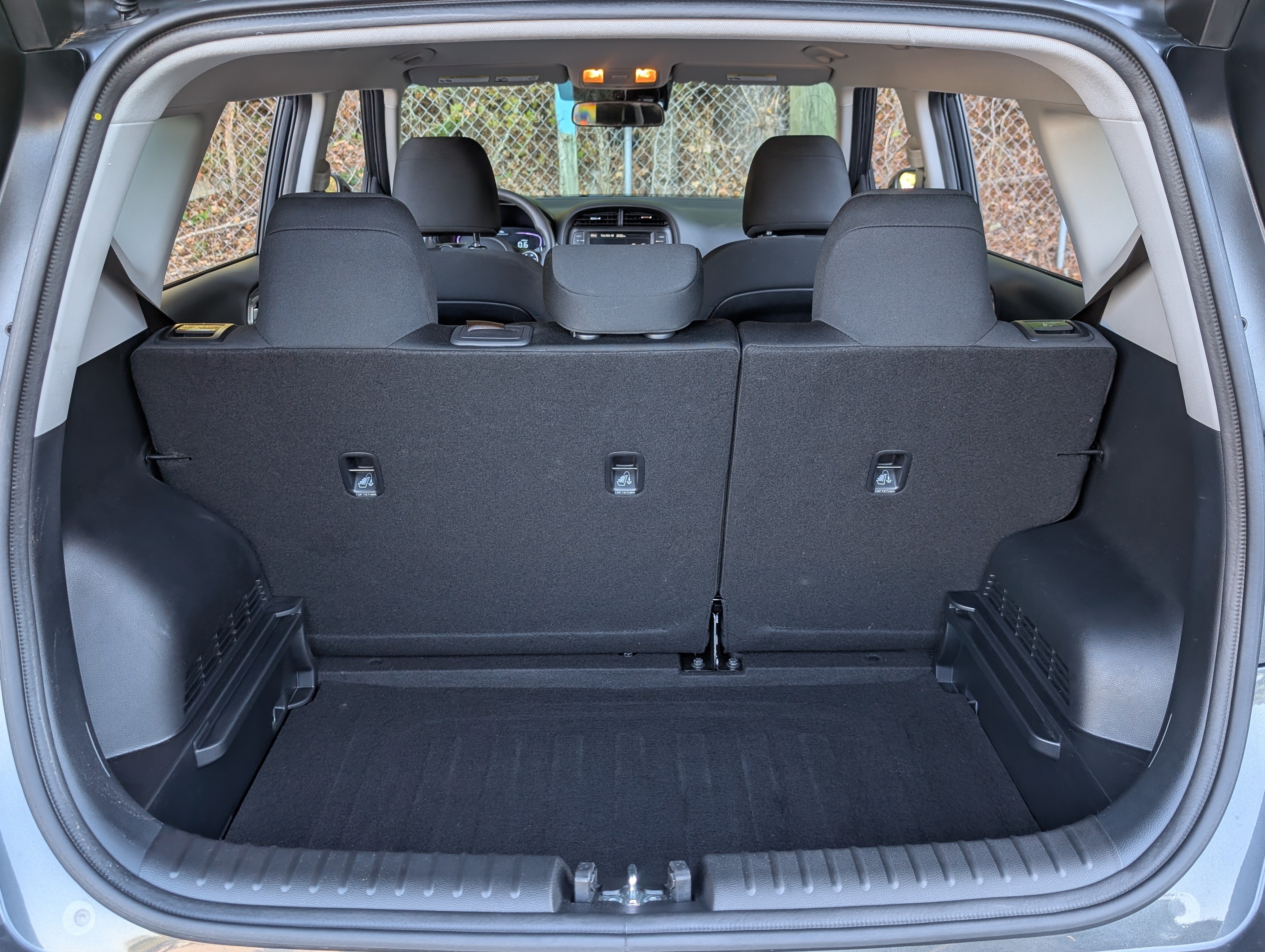 Used 2025 Kia Soul LX w/ LX Technology Package FWD image 17