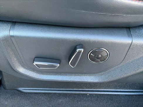 Used 2022 Ford F350 Platinum w/ FX4 Off-Road Package image 13