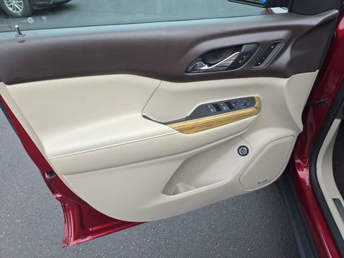 Used 2017 GMC Acadia Denali w/ Technology Package image 10