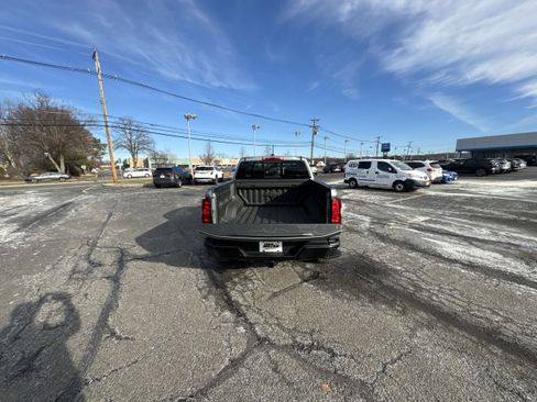 Used 2025 Chevrolet Colorado Trail Boss image 27