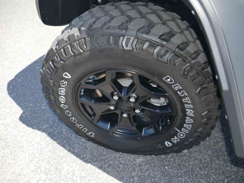 Used 2023 Jeep Wrangler Unlimited w/ Cold Weather Group AWD/4WD image 13