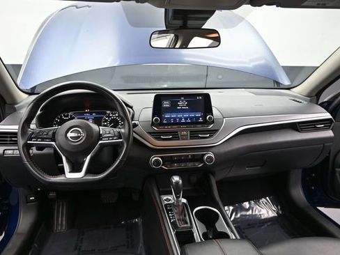 Used 2024 Nissan Altima 2.5 SR FWD image 17