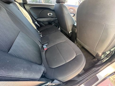Used 2019 Kia Soul image 17