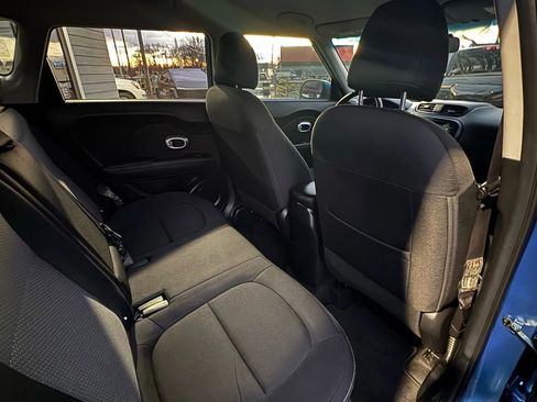 Used 2018 Kia Soul + image 23
