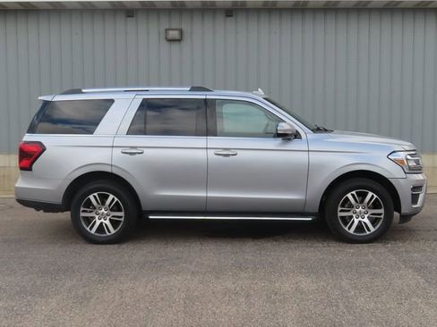 Used 2023 Ford Expedition Limited AWD/4WD image 3