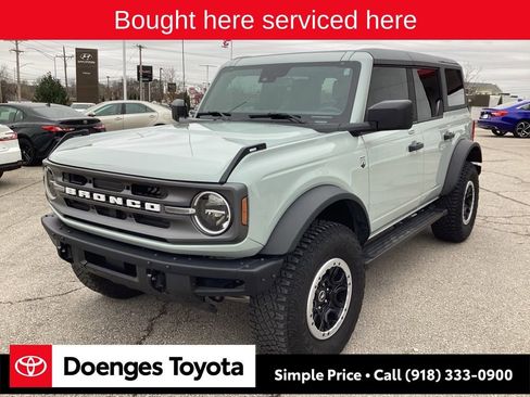 Used 2023 Ford Bronco Big Bend w/ Sasquatch Package image 3