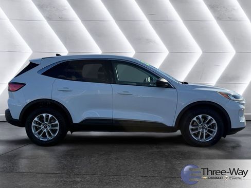 Used 2022 Ford Escape SE image 6