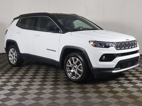 Used 2025 Jeep Compass Limited AWD/4WD image 44