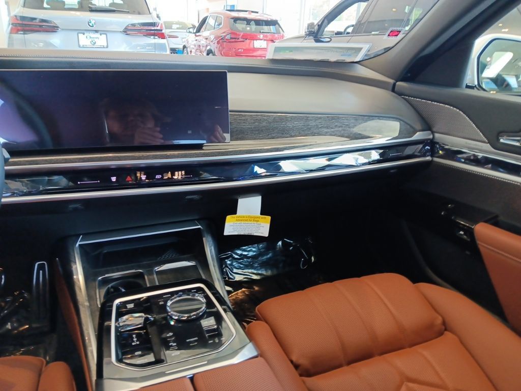 New 2026 BMW 750e xDrive AWD/4WD image 12