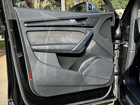 Used 2022 Audi SQ5 Premium image 17