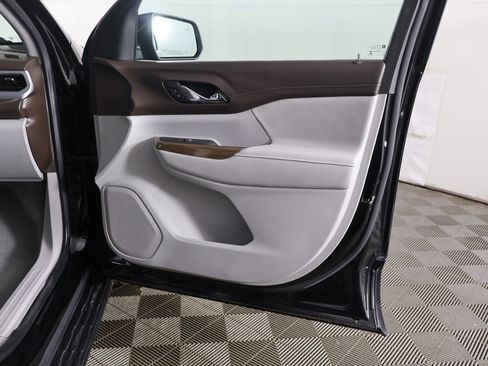 Used 2023 GMC Acadia SLE w/ Driver Convenience Package image 26