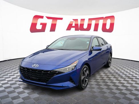 Used 2023 Hyundai Elantra SEL w/ Convenience Package FWD image 2