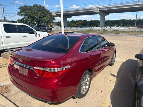 Used 2015 Toyota Camry XLE FWD image 25