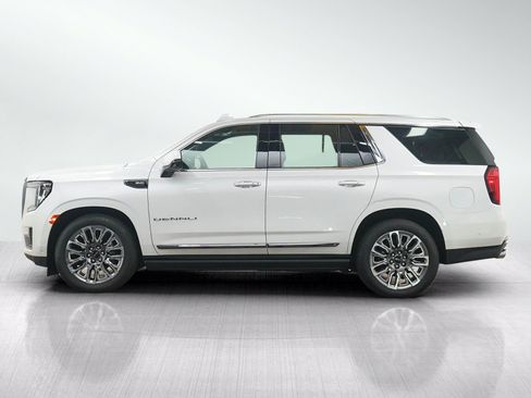Used 2024 GMC Yukon Denali Ultimate AWD/4WD image 2