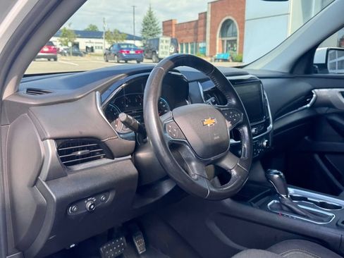 Used 2019 Chevrolet Traverse LT w/ LPO, Floor Liner Package AWD/4WD image 11