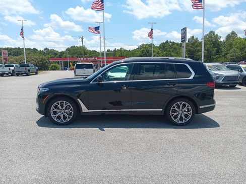 Used 2021 BMW X7 xDrive40i w/ Premium Package AWD/4WD image 3
