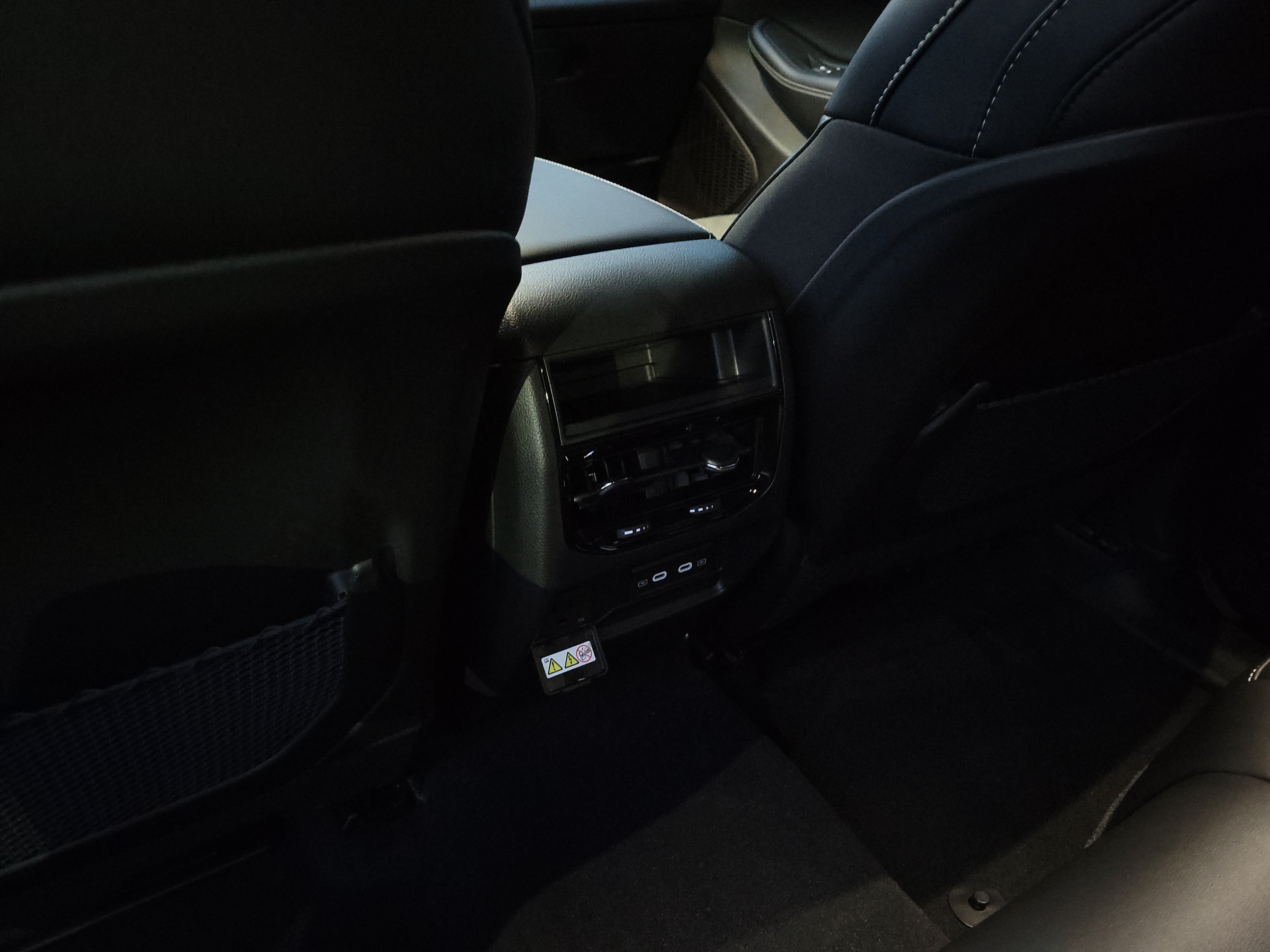 New 2027 Jeep Grand Cherokee Altitude RWD image 11